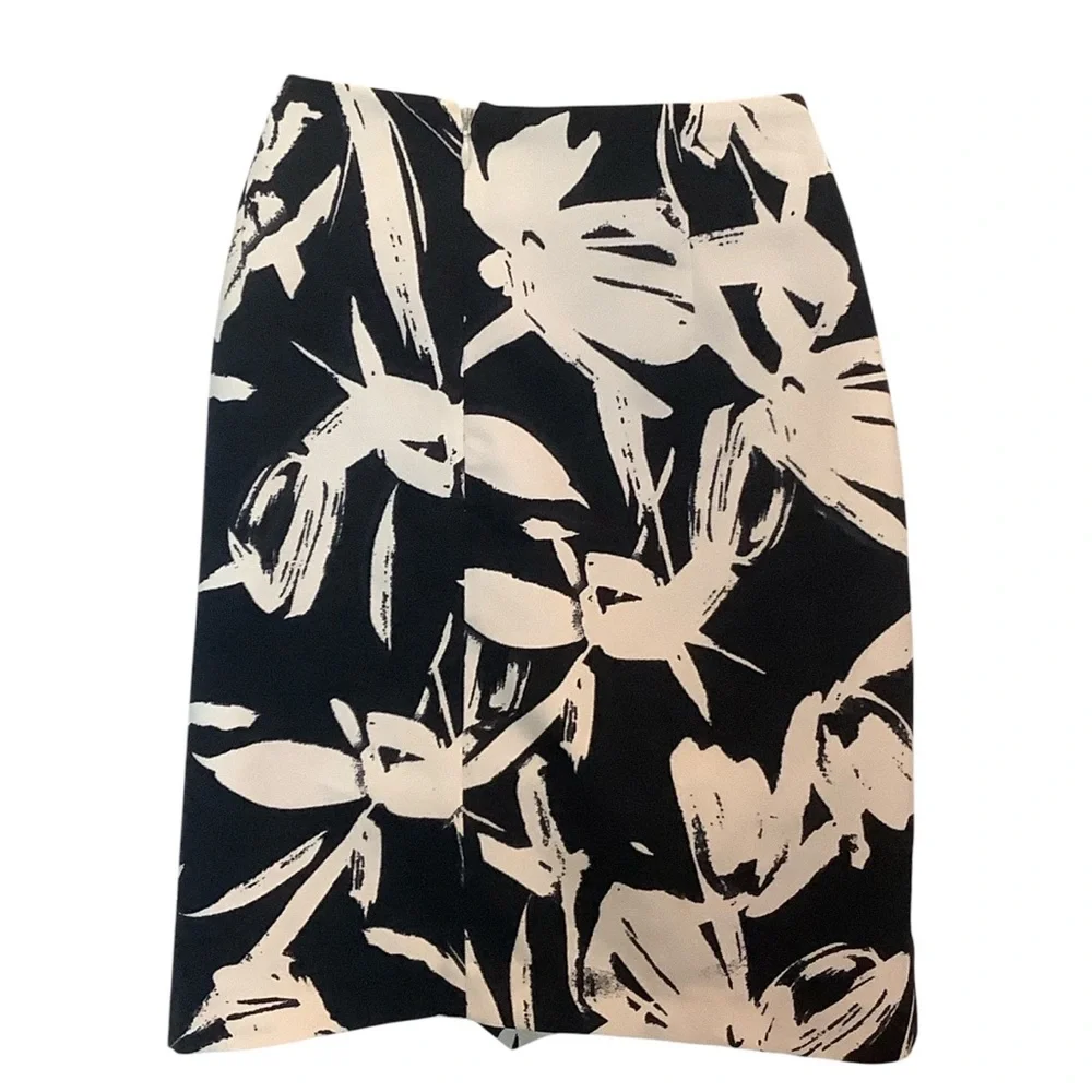 Banana Republic Black White Lined Tulip Skirt Size 2 Front Slit Like New